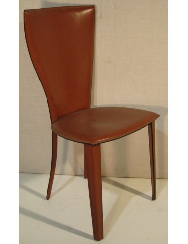 Sedia moderna in cuoio rosso