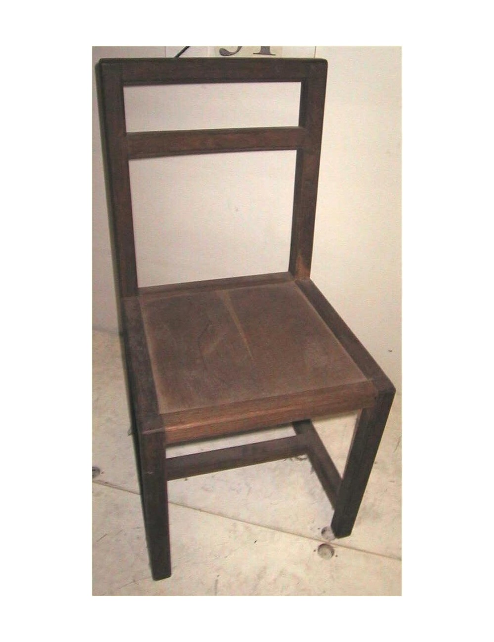 2 modern L231 chairs 2 modern L231 chairs