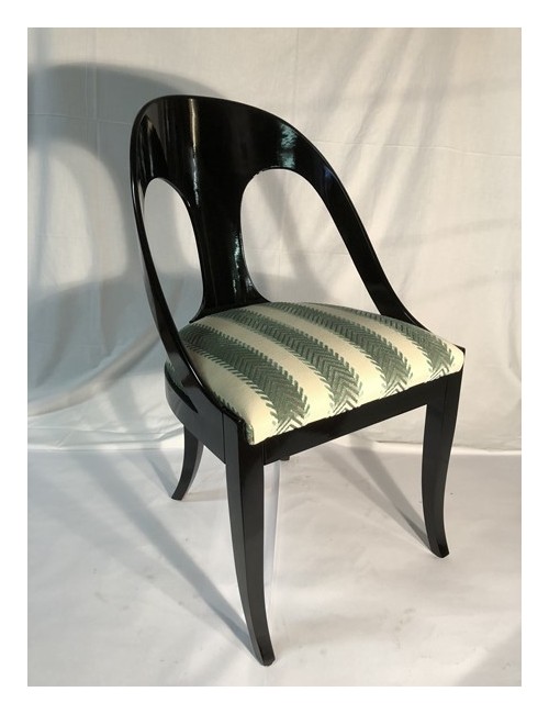 Sedie moderne in legno lucido con sedile imbottito