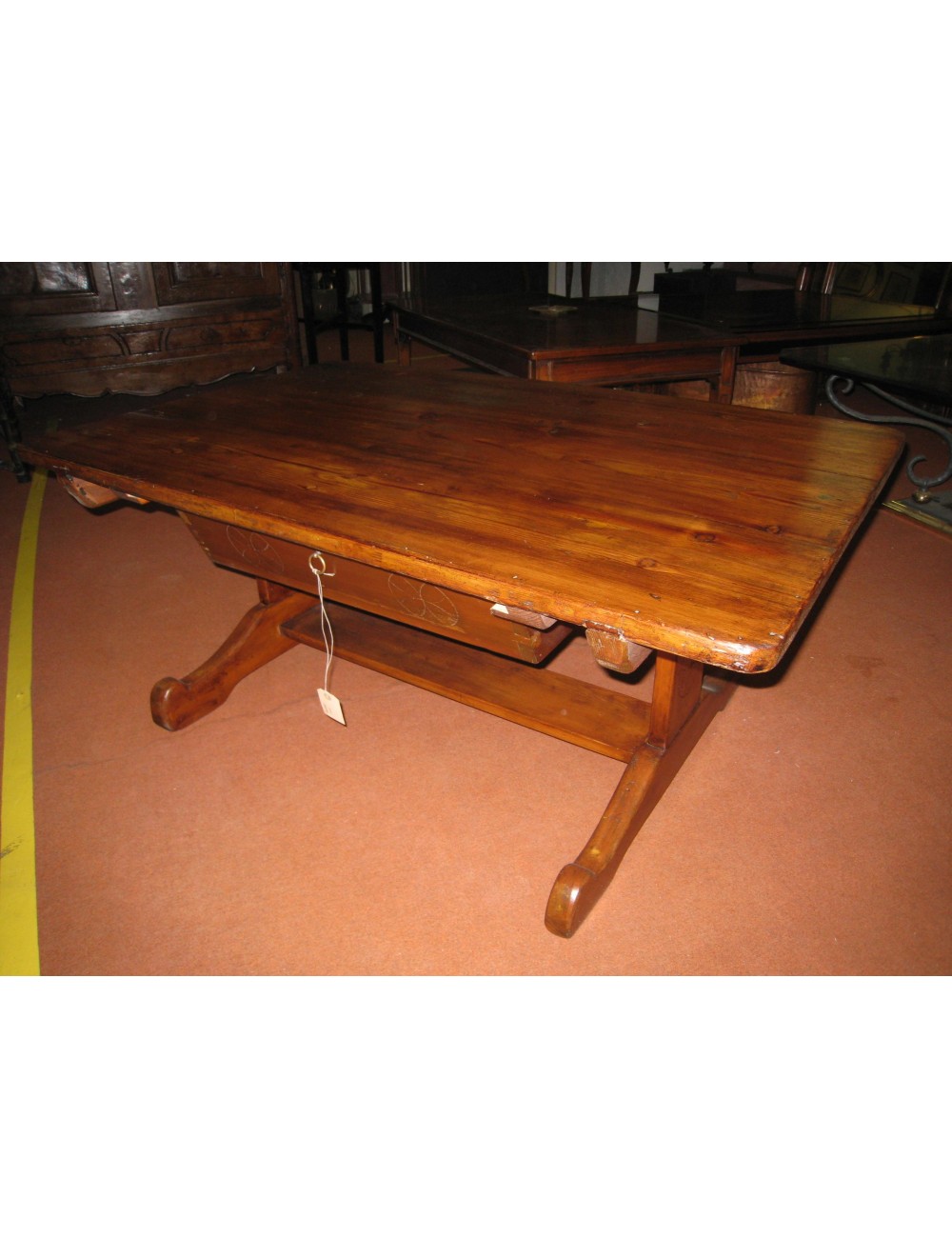 Scrivania rustica dell'800 in legno di abete con un cassetto