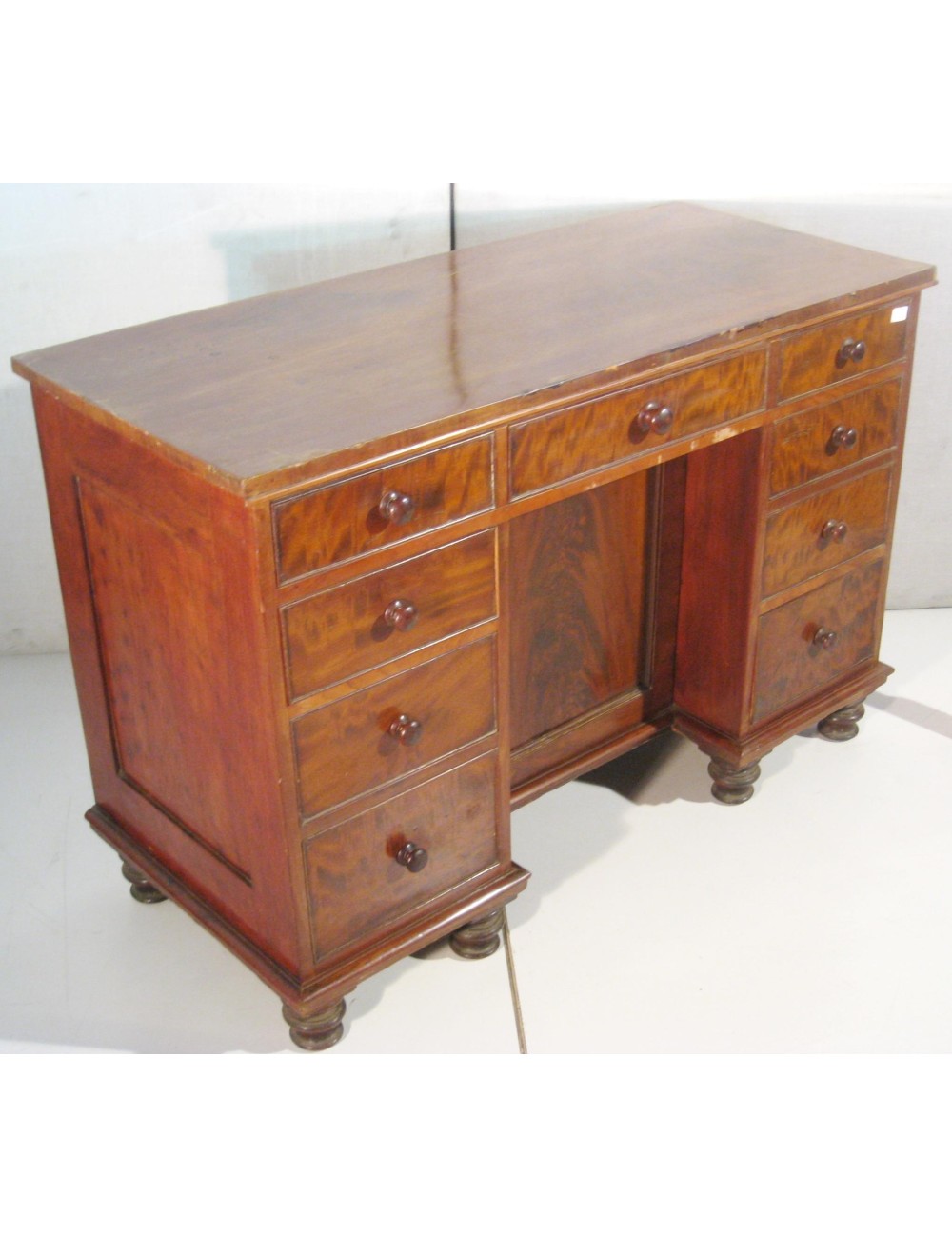Desk Desk