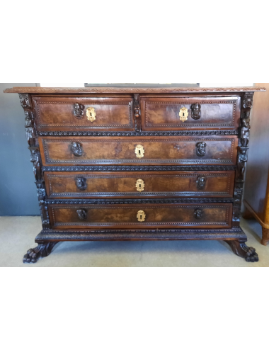 Chest of drawers with Genovese bambocci