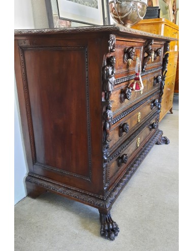 Chest of drawers with Genovese bambocci