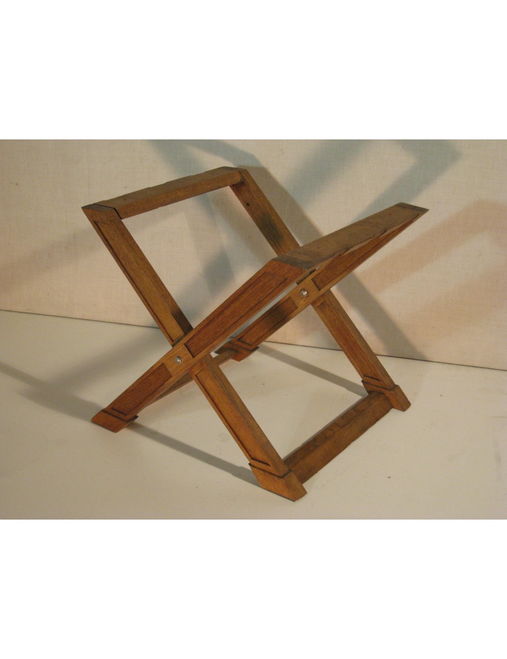 4 modern L69 luggage racks 4 modern L69 luggage racks