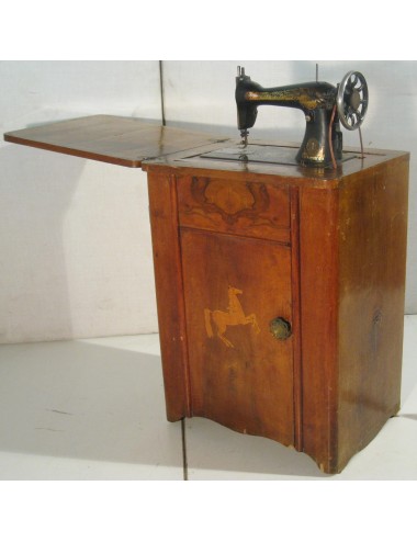 Mobile con macchina da cucire