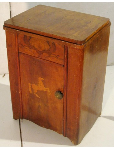 Sewing machine cabinet