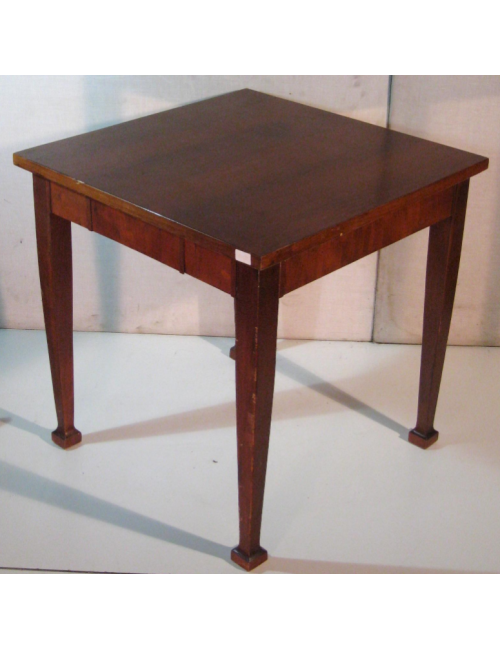 Tavolo in legno tinto noce, epoca '800