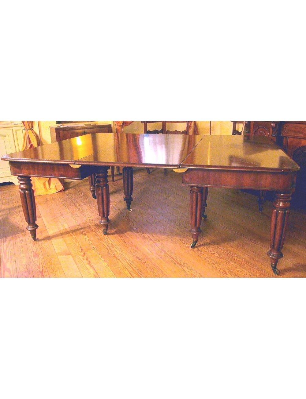 Tavolo in mogano da cm 140 con allunghi epoca Vittoriana Tavolo in mogano da cm 140 con allunghi epoca Vittoriana