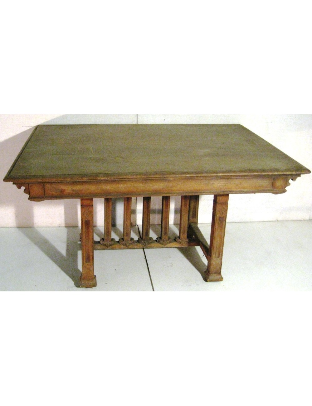 Tavolo in legno rovere stile liberty Tavolo in legno rovere stile liberty