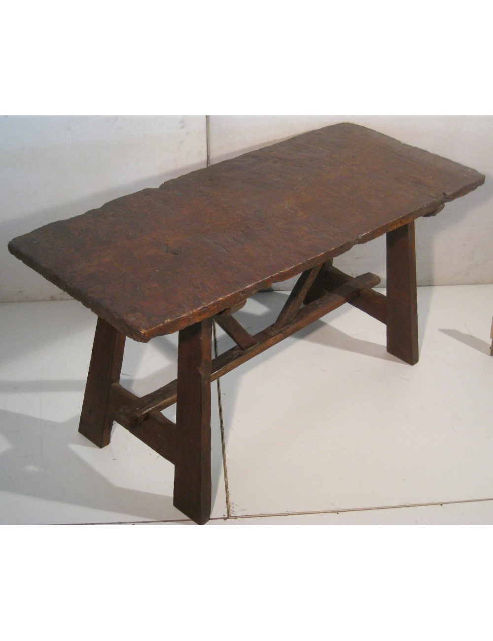 Tavolo Fratino in noce originale secolo XVII Tavolo Fratino in noce originale secolo XVII
