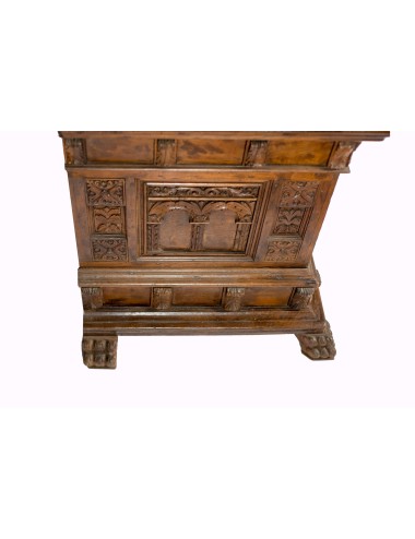 Chest made entirely of walnut