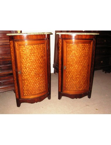 2 Inlaid low corner pieces (one pair)