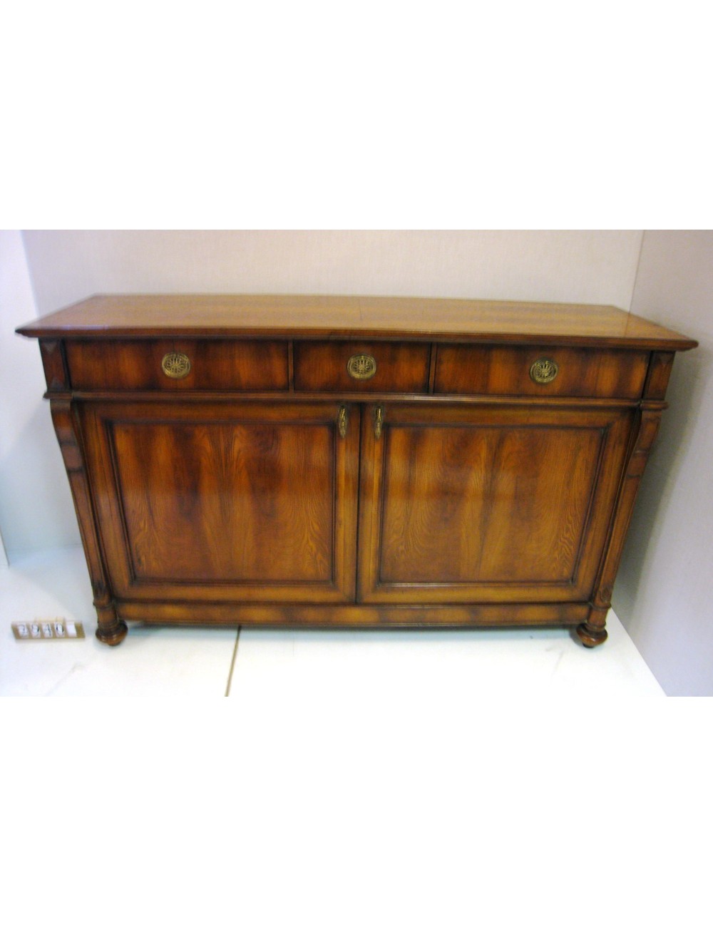Credenza moderna in noce Credenza moderna in noce