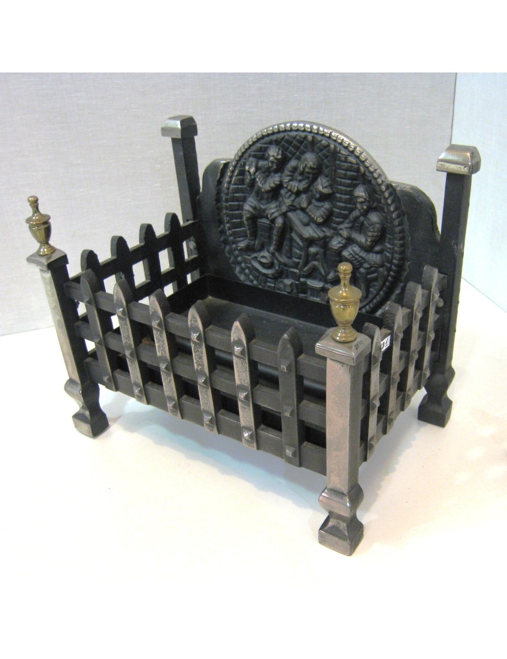 Braciere moderno gas in metallo stile inglese Braciere moderno gas in metallo stile inglese
