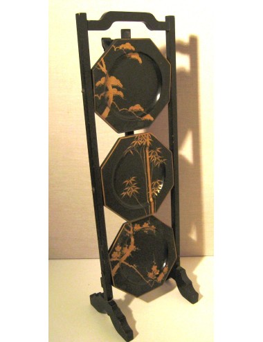 Etagère moderna a tre piani ottagonali , pieghevole stile cinese in legno laccato nero con decori color oro