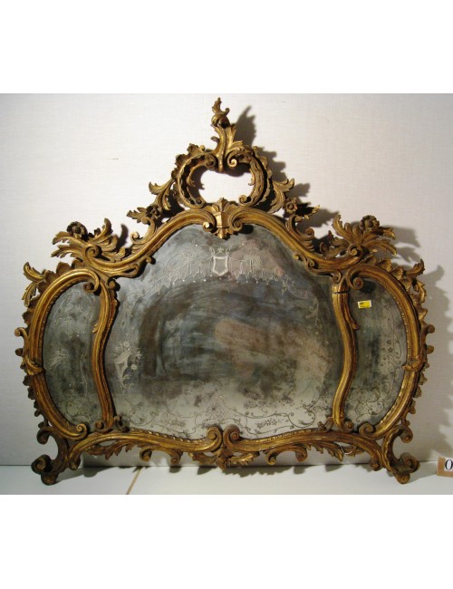Specchio moderno in stile Barocco con ricco intaglio dorato