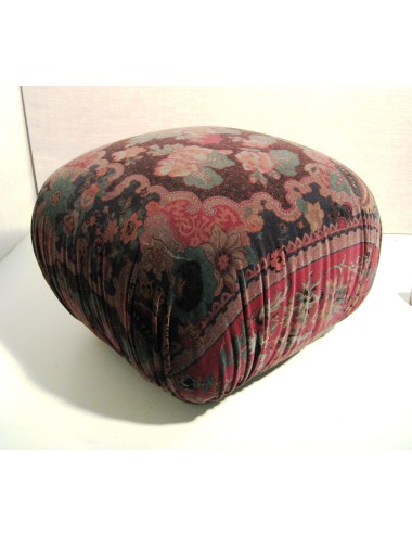 Pouf moderno quadrato rivestito con tessuto di velluto a disegni floreali colorati