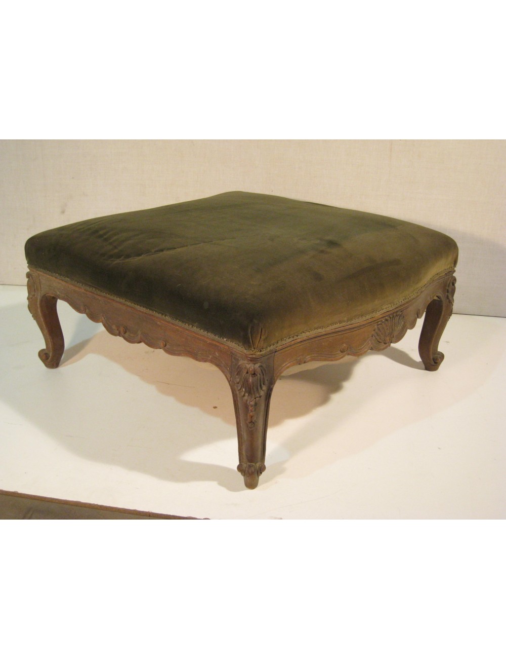 Pouf con seduta imbottita stile Luigi XV