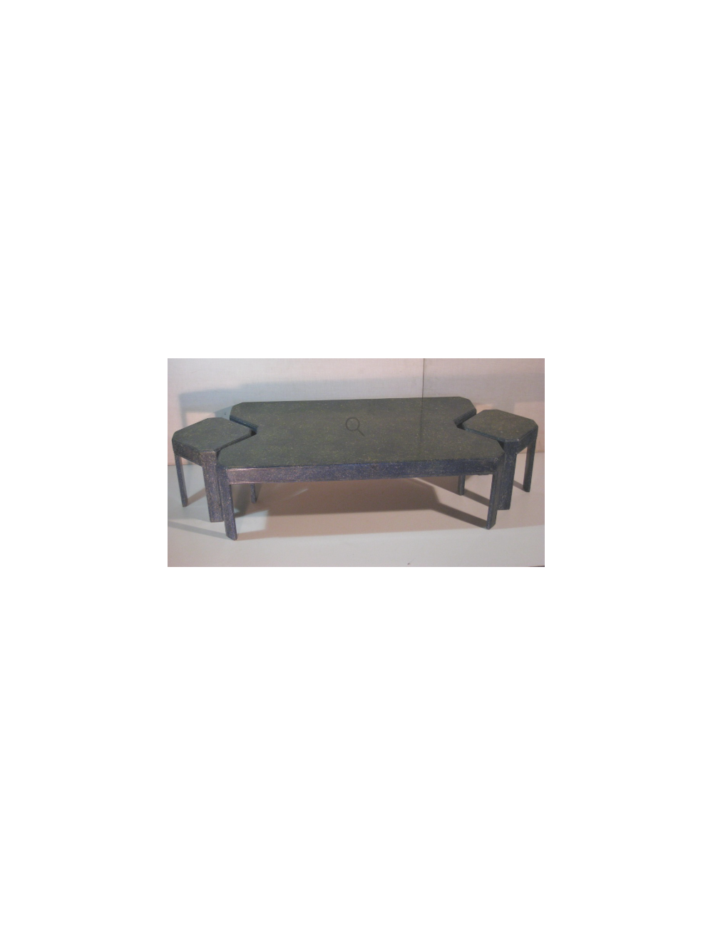 Tavolino rettangolare con due servant, laccato blu marmorizzato