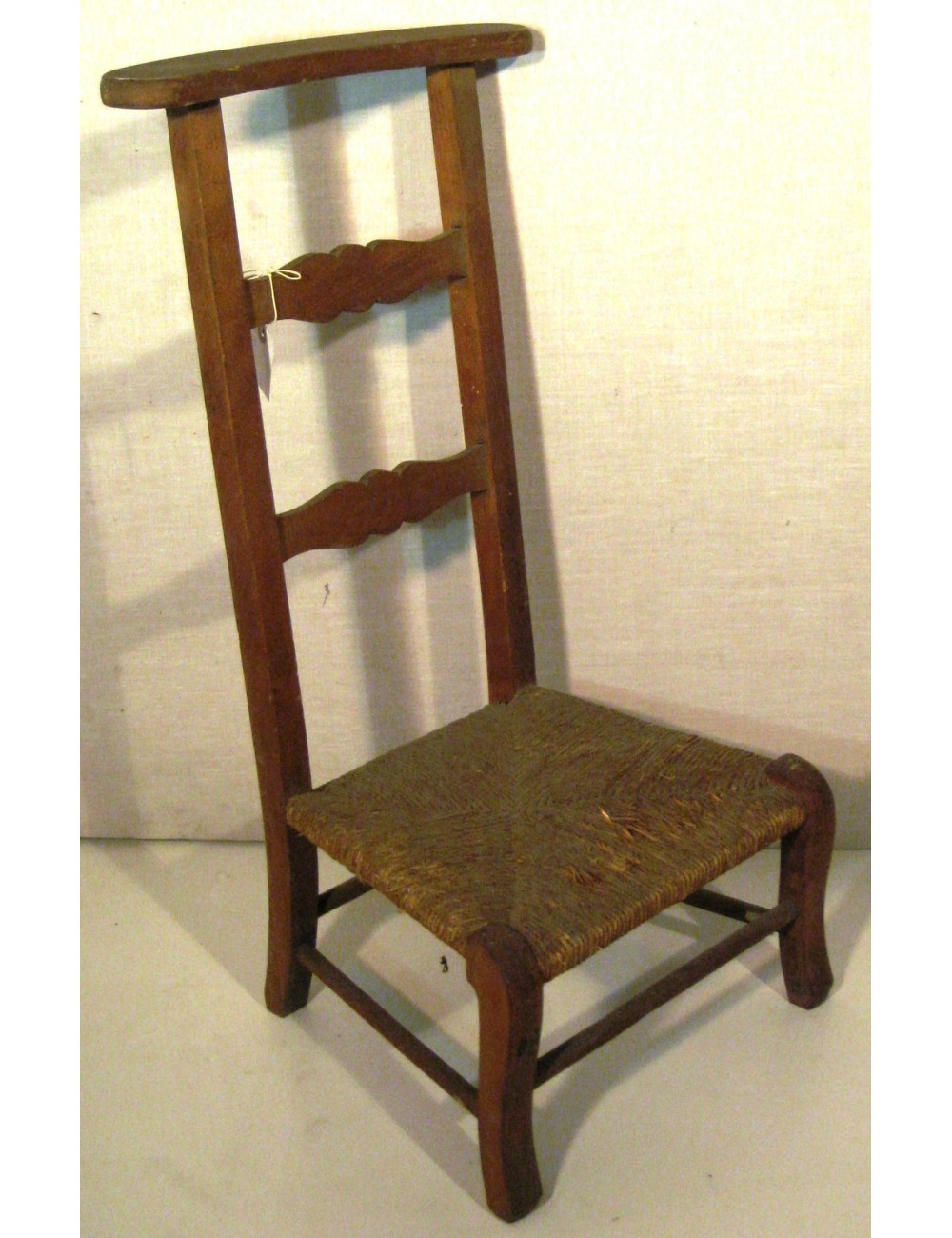 Sedia moderna con sedile in paglia Sedia moderna con sedile in paglia