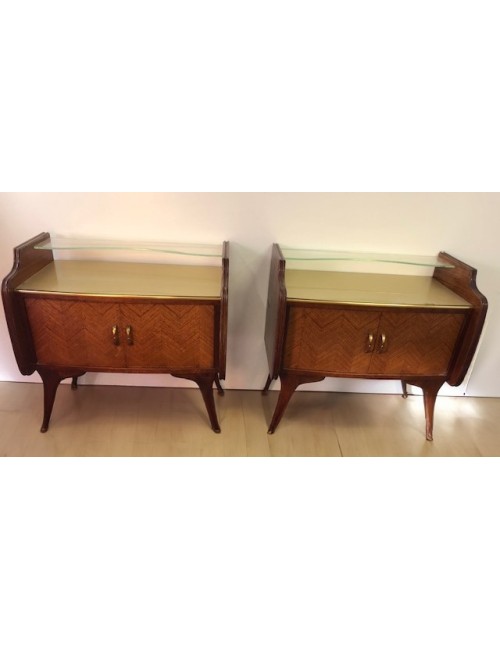 Comodino anni '50 con intarsi in noce e palissandro, piano in cristallo