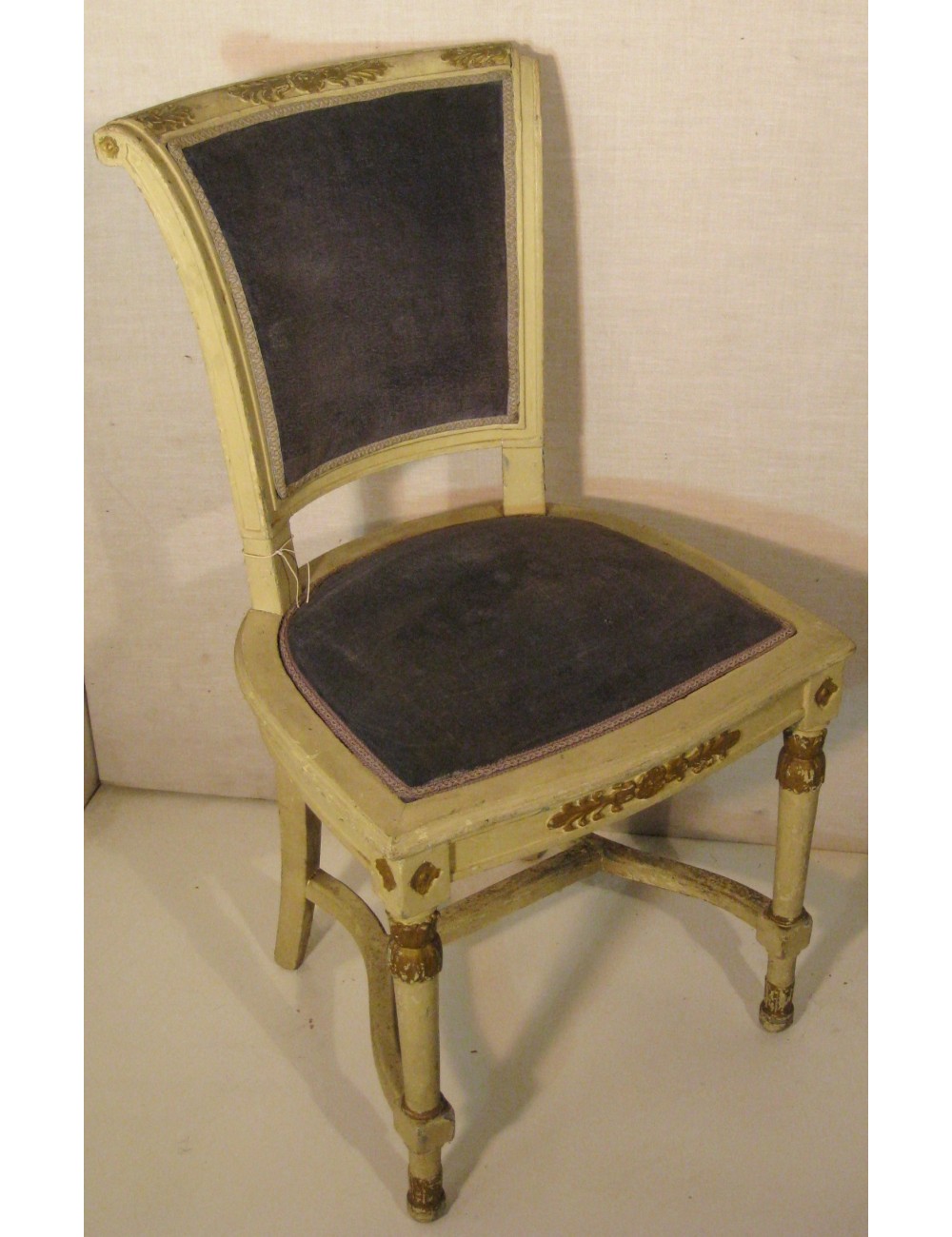 Blue velvet lacquered chair