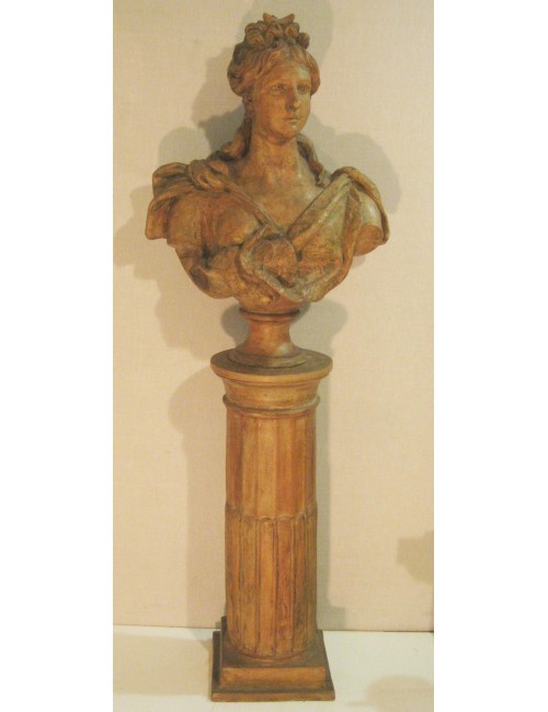 Column with modern statue