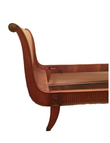 Letto a barca in noce, stile Impero