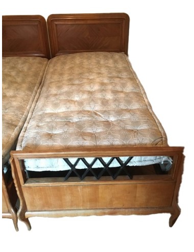 Letto anni '50 con intagli a "X"