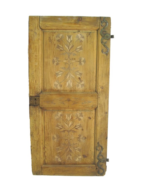 Fir tree door with carvings to be restored