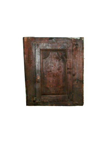 1-panel walnut façade in need of restoration