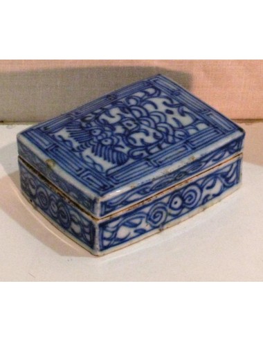 Lacquered white/blue box