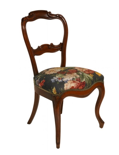 Sedia in legno di noce con seduta floreale epoca '800