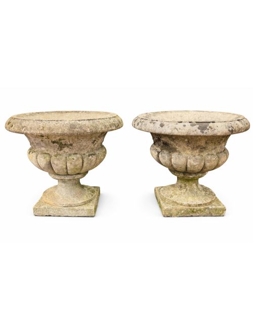 Vasi ornamentali in pietra con forma classica a coppa