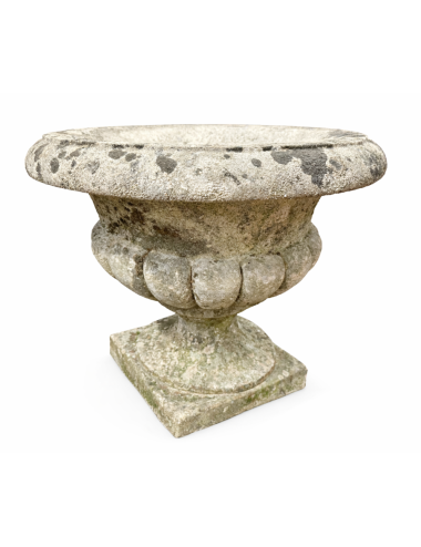 Vasi ornamentali in pietra con forma classica a coppa