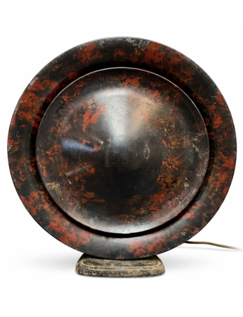 Radio da tavolo Philips con corpo circolare e ampia cornice esterna rifinita in nero con patina rosso-bruna