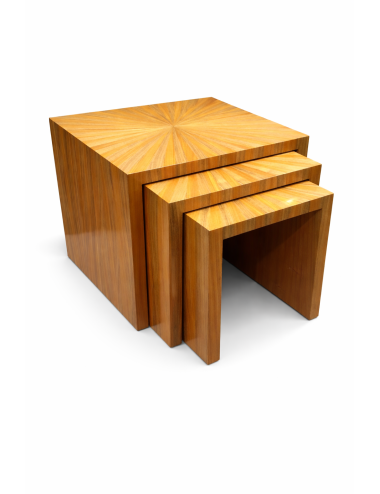 Tris tavolini moderni di varie misure in legno ciliegio e rovere