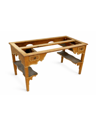 L196 - Desk to be restored