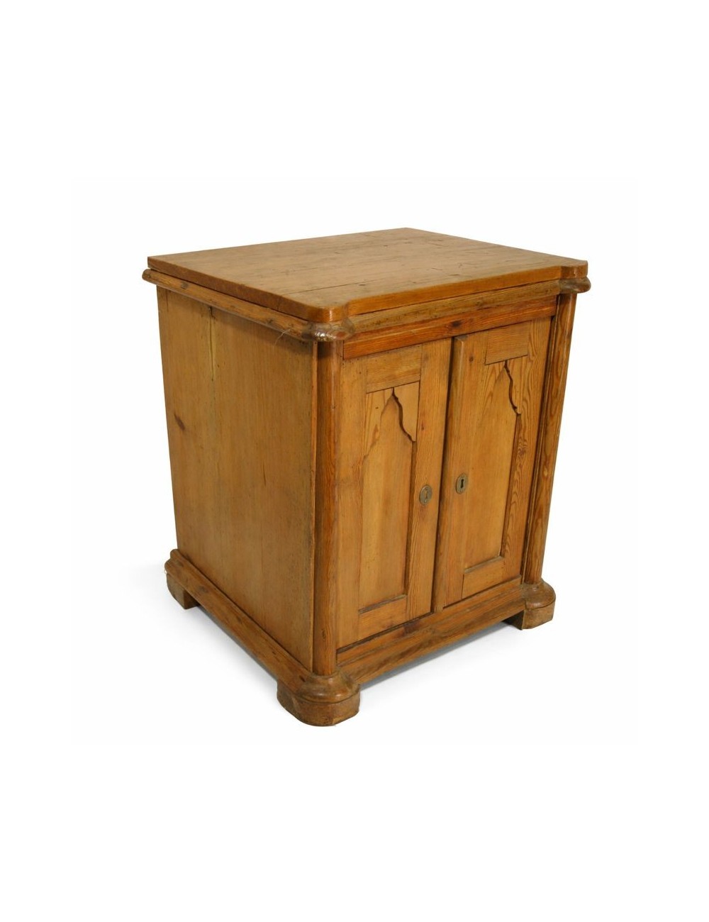 L 159 - Larch-blond sideboard
