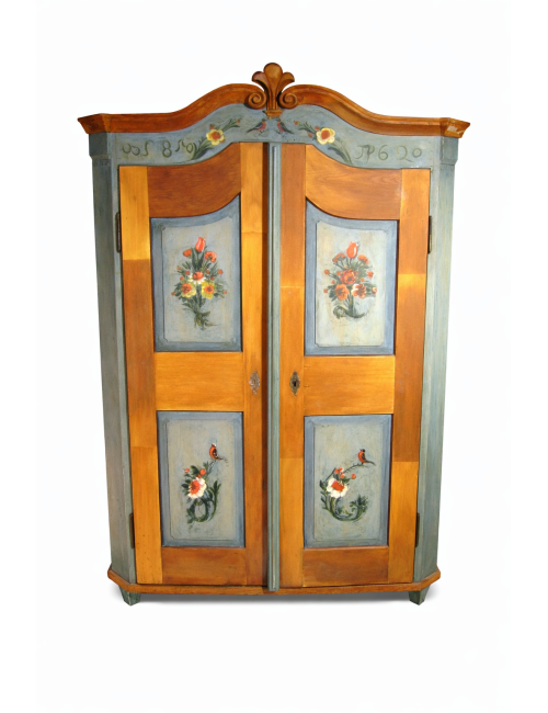 Armadio datato 1862 Alto Adige con decorato con disegni floreali